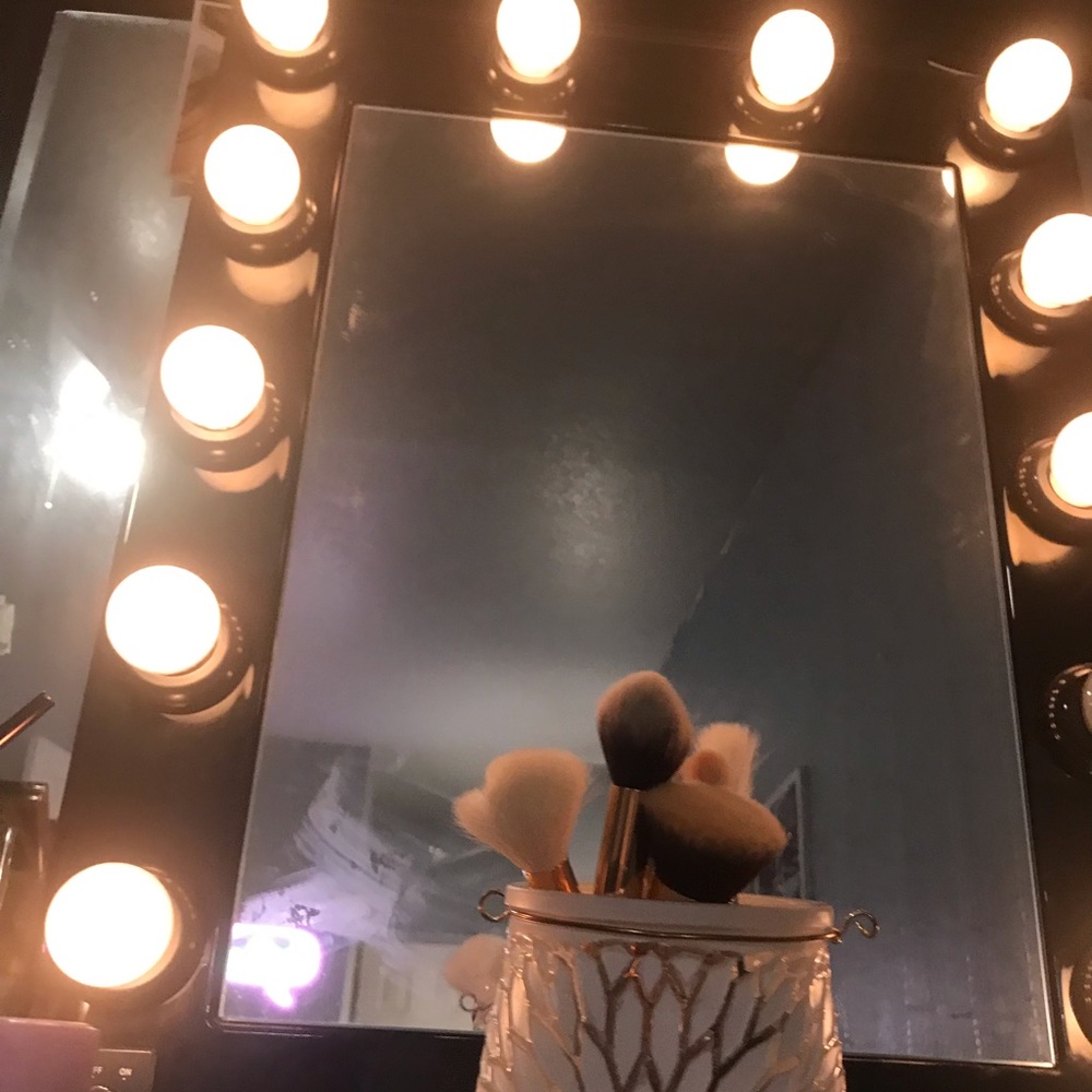 hollywood vanity mirror